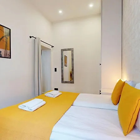 Lumiere Center Hoza * Varşova