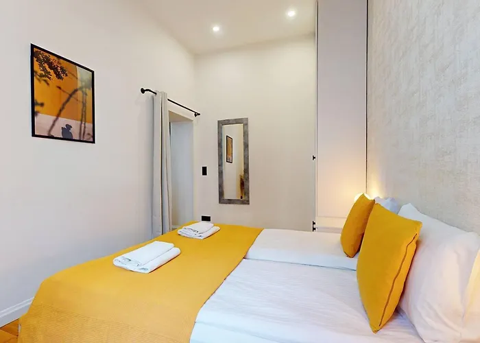 Lumiere Center Hoza * Varşova